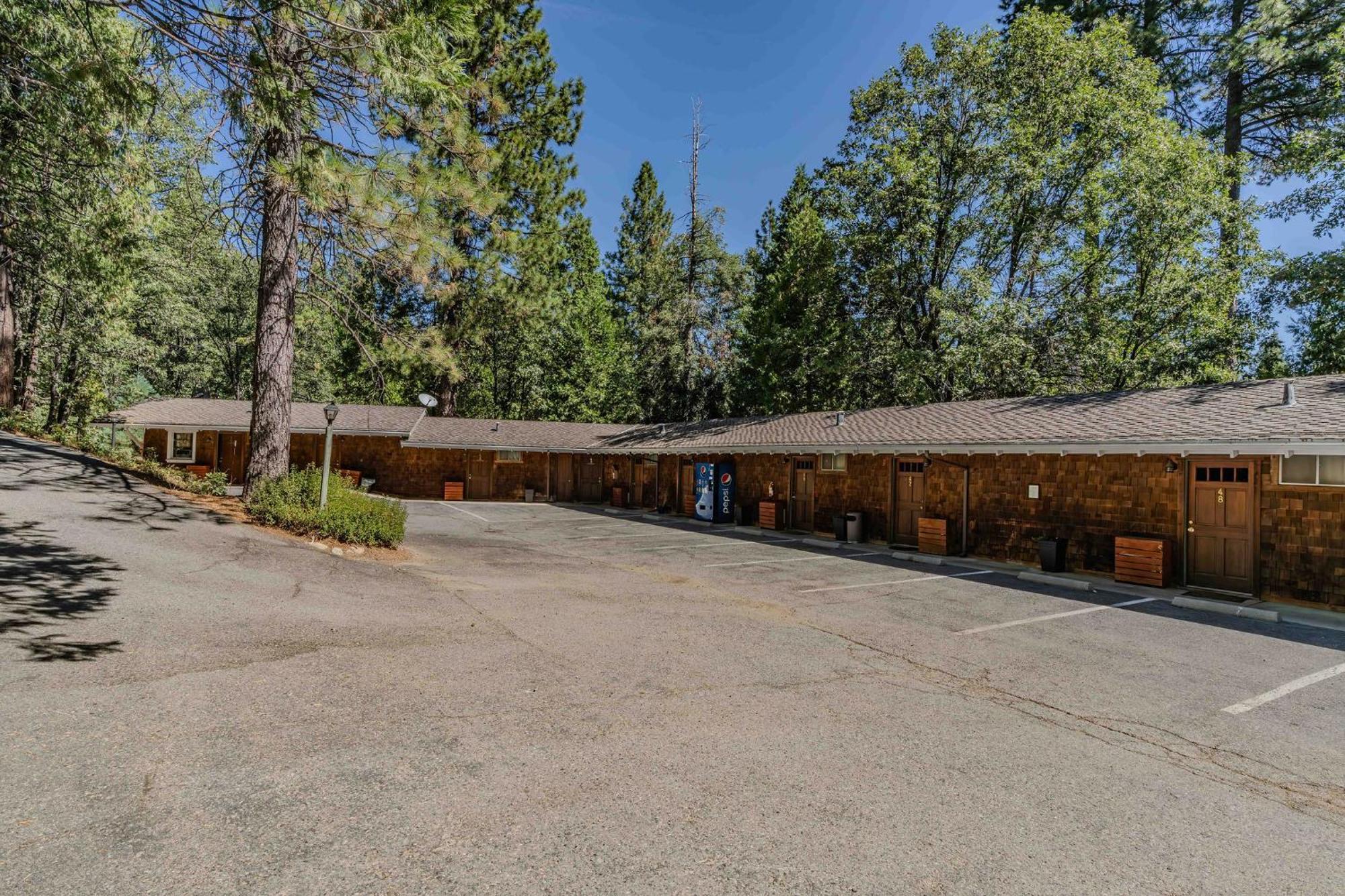 Narrow Gauge Inn Fish Camp Exterior photo