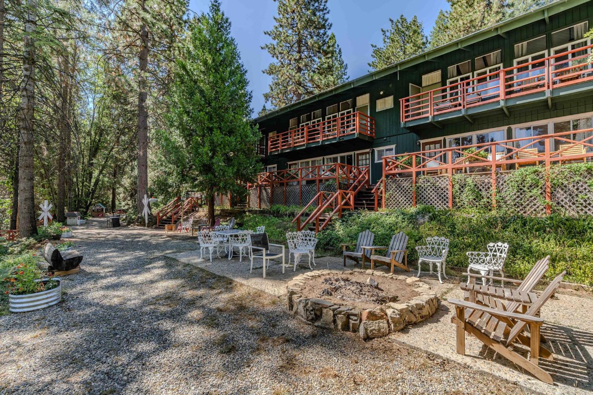 Narrow Gauge Inn Fish Camp Exterior photo