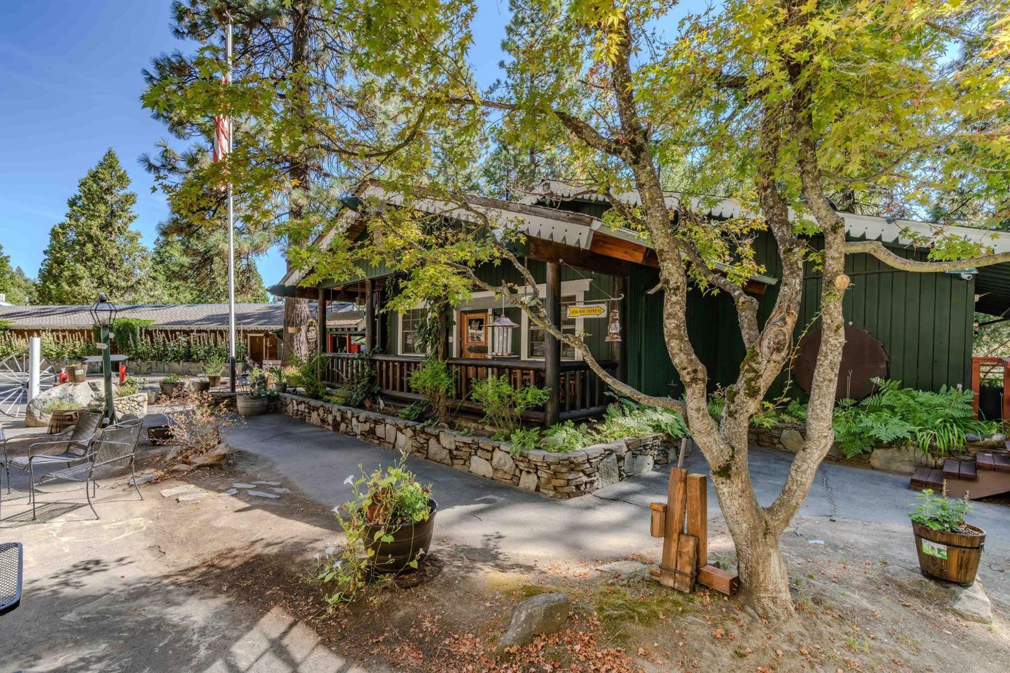 Narrow Gauge Inn Fish Camp Exterior photo