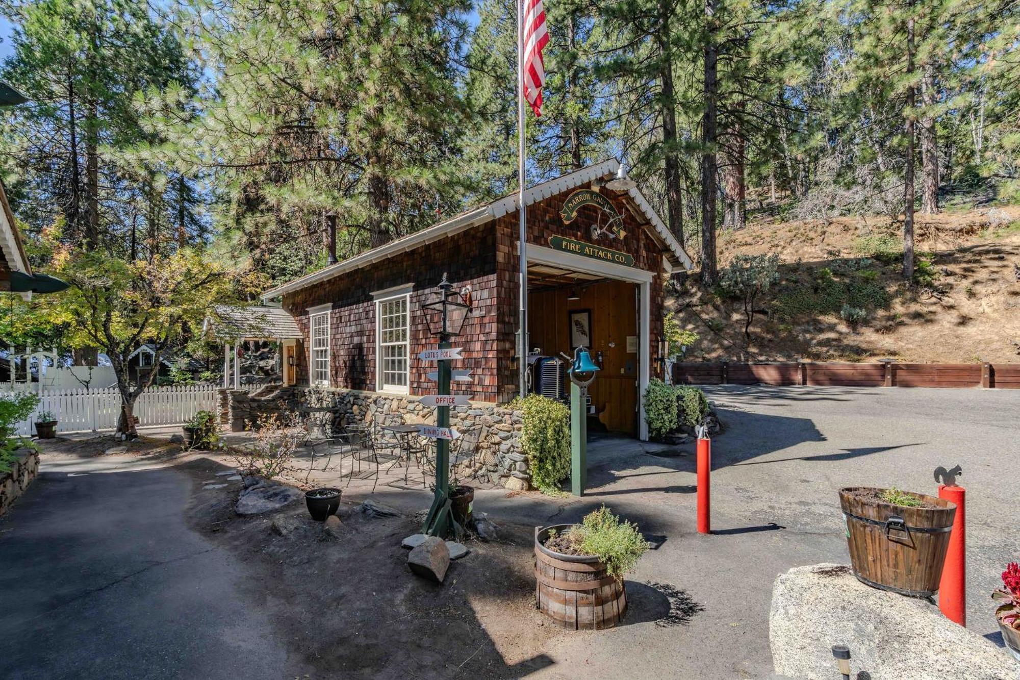 Narrow Gauge Inn Fish Camp Exterior photo