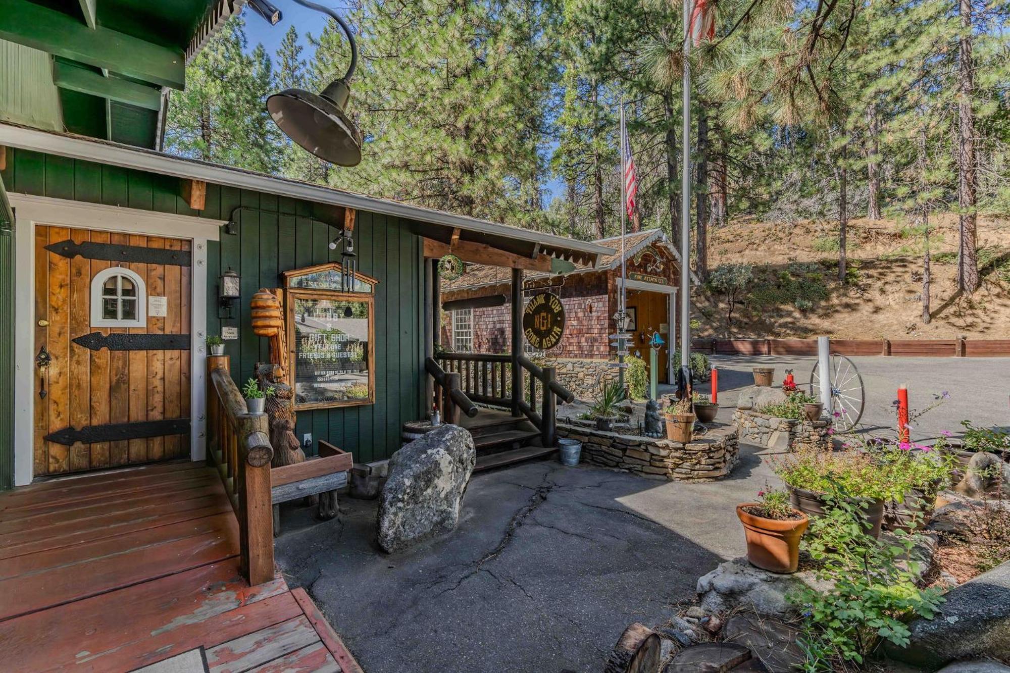 Narrow Gauge Inn Fish Camp Exterior photo
