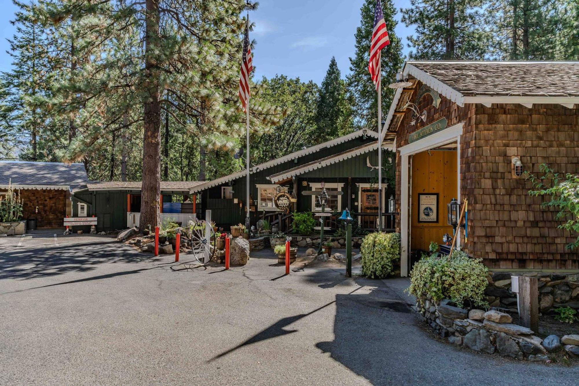 Narrow Gauge Inn Fish Camp Exterior photo