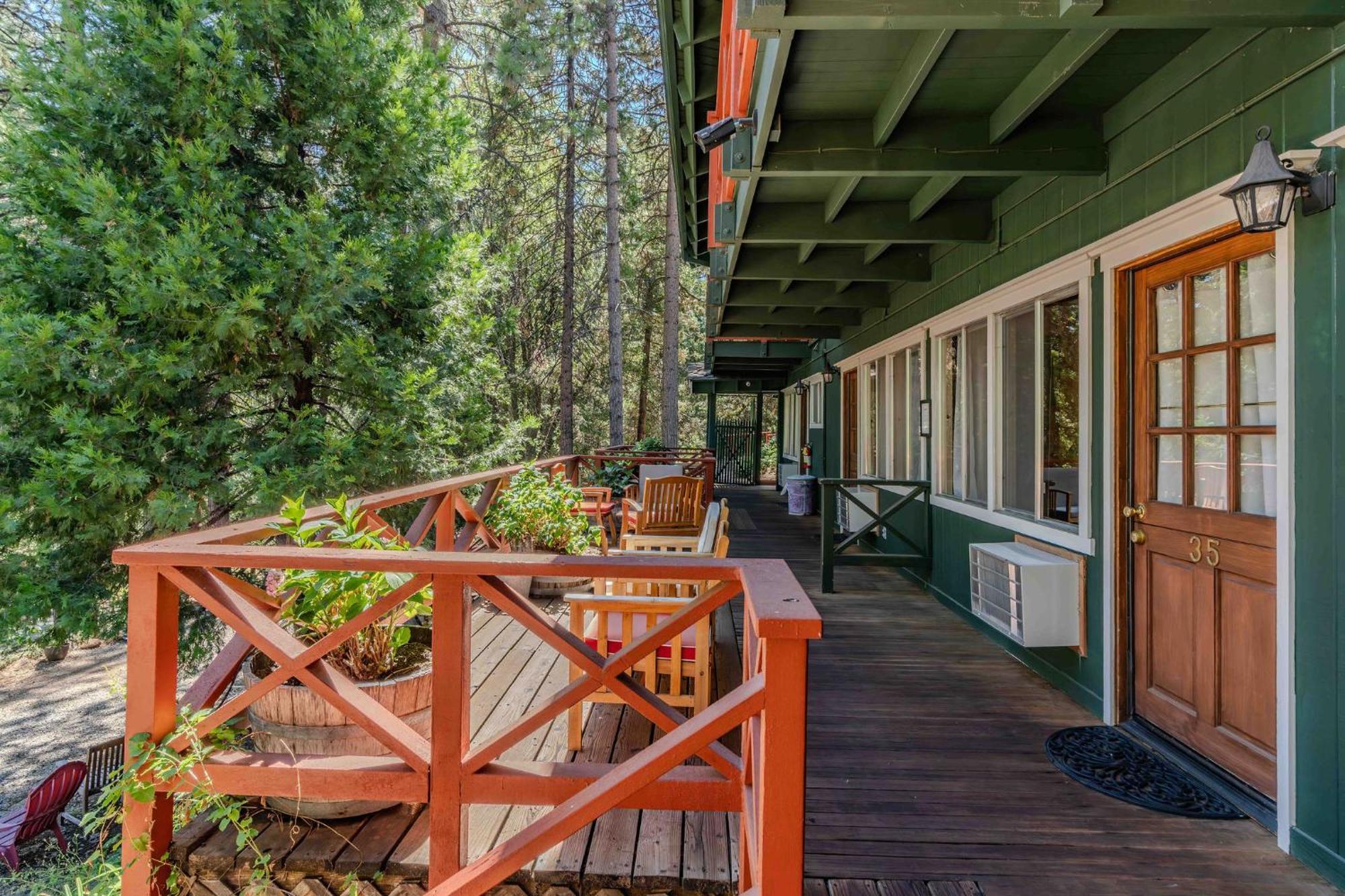 Narrow Gauge Inn Fish Camp Exterior photo