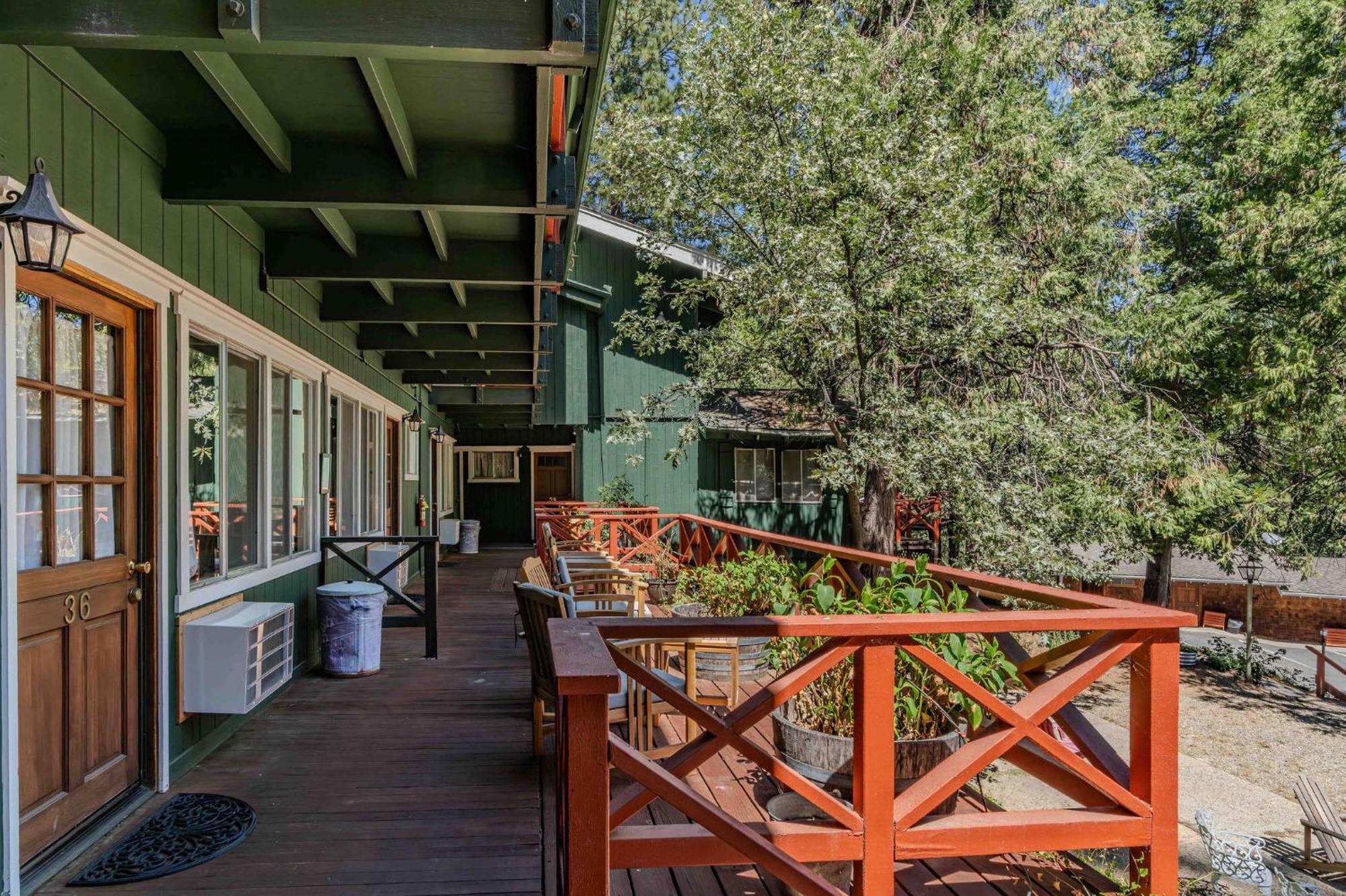 Narrow Gauge Inn Fish Camp Exterior photo