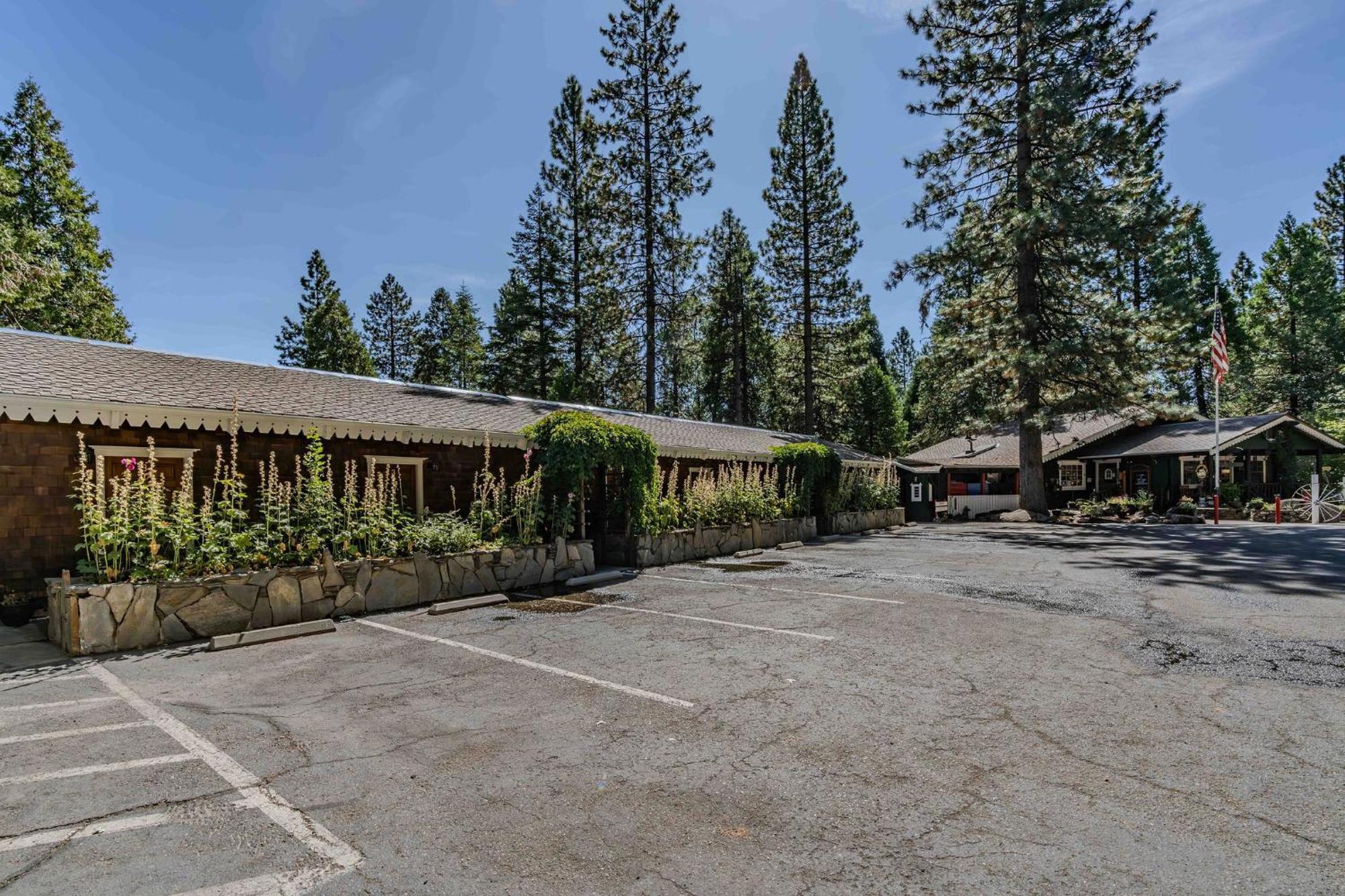 Narrow Gauge Inn Fish Camp Exterior photo