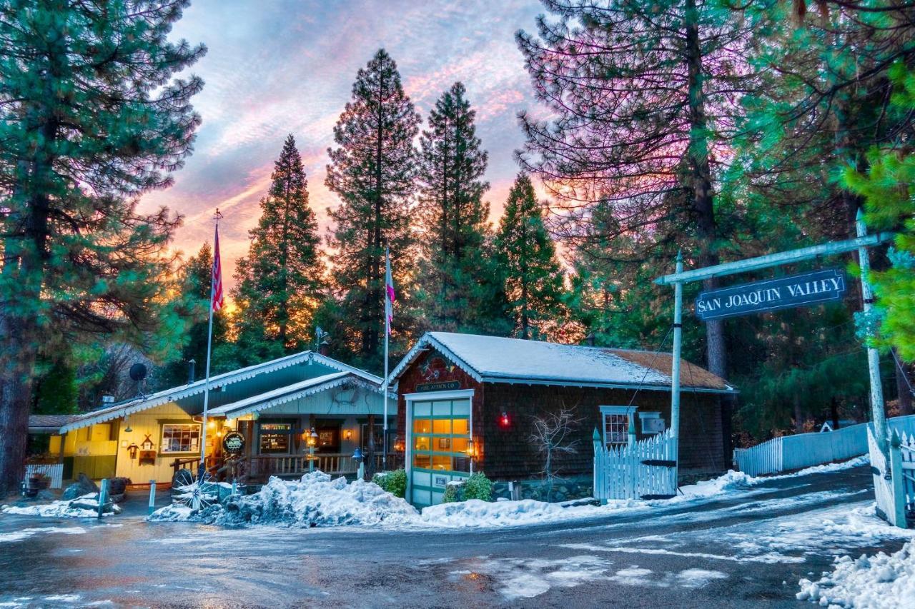Narrow Gauge Inn Fish Camp Exterior photo